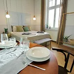 Hotel apartamentowy Gellerico Deak Square