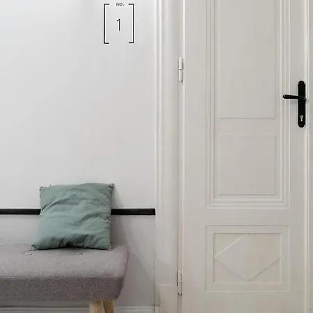 Gellerico Deak Square Budapest