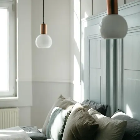 Gellerico Deak Square