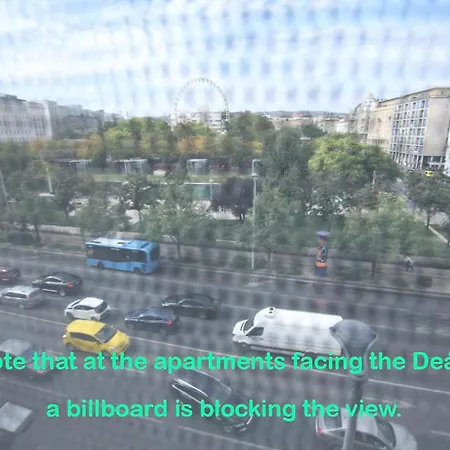 Gellerico Deak Square