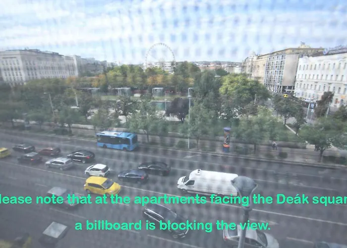 Gellerico Deak Square