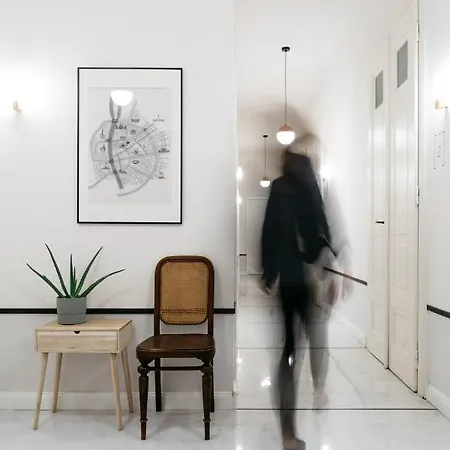 Gellerico Deak Square Aparthotel *